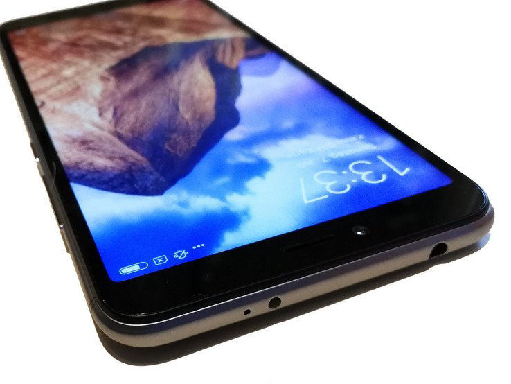 Siyah akıllı telefon