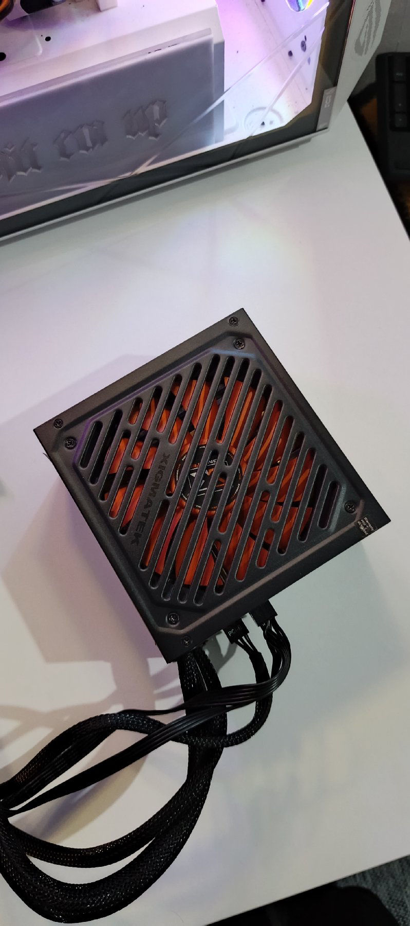 Tauro 600w 80 plus power supply