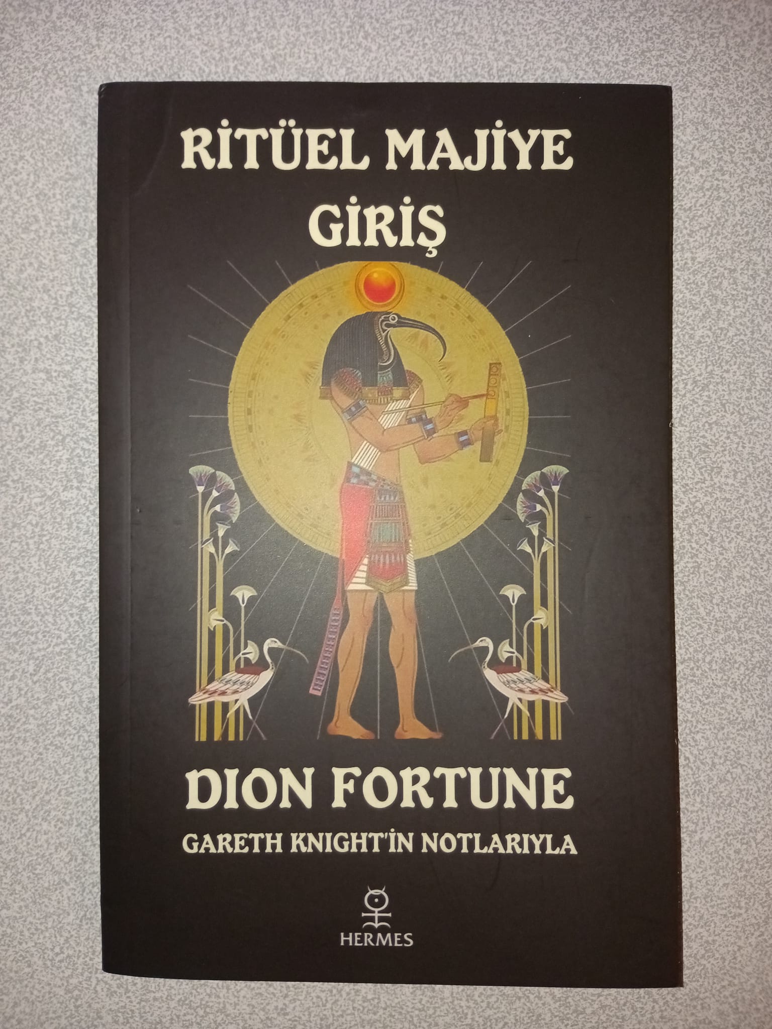 Ri̇tüel maji̇ye gi̇ri̇ş - dion fortune