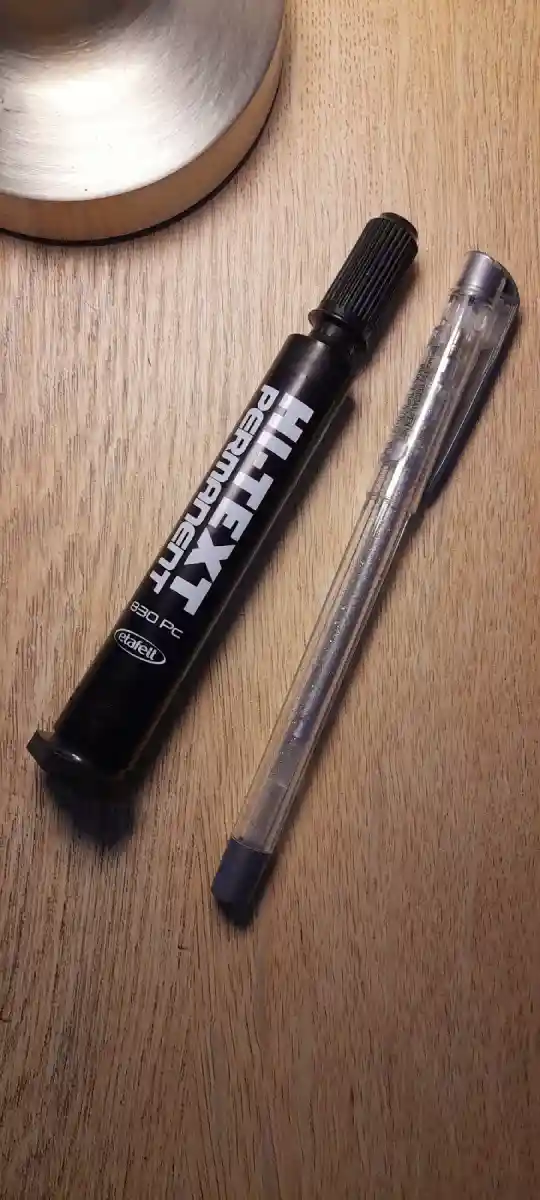 Gri glitter kalem ve  hi-text marka siyah kalıcı marker koli kalemi