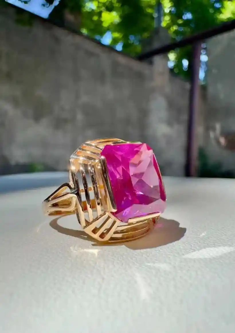 Pembe taşlı  yüzük