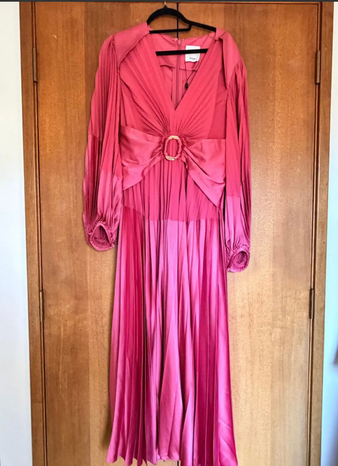 Pembe uzun elbise