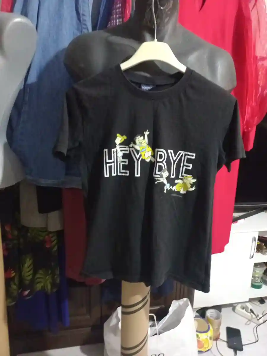 Siyah hey bye yazılı tişört