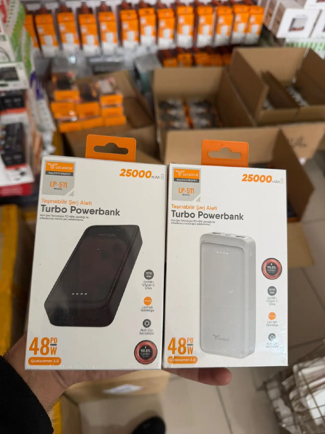 25000 mah turbo powerbank - siyah ve beyaz seçenekler ilan görseli