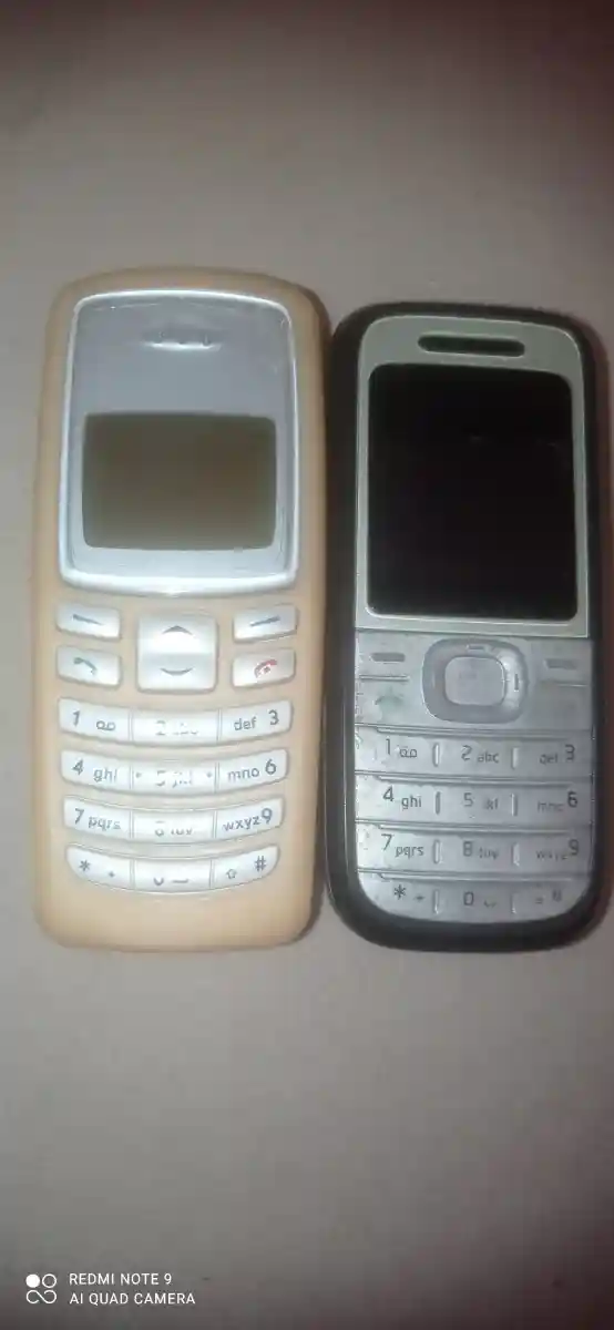 Nokia tuşlu telefon 2100 ve 1209 tak hattı kullan şarj aleti yok