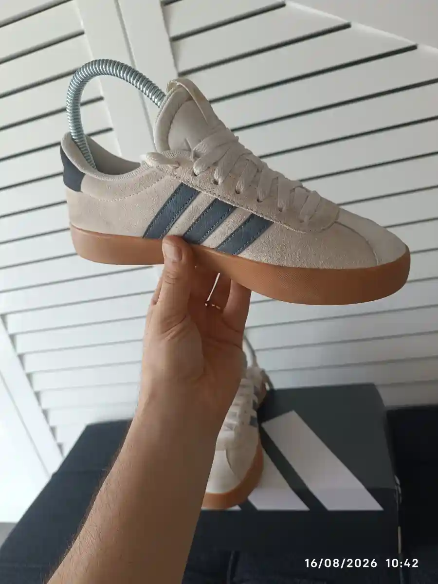 Orijinal adidas beyaz spor ayakkabı