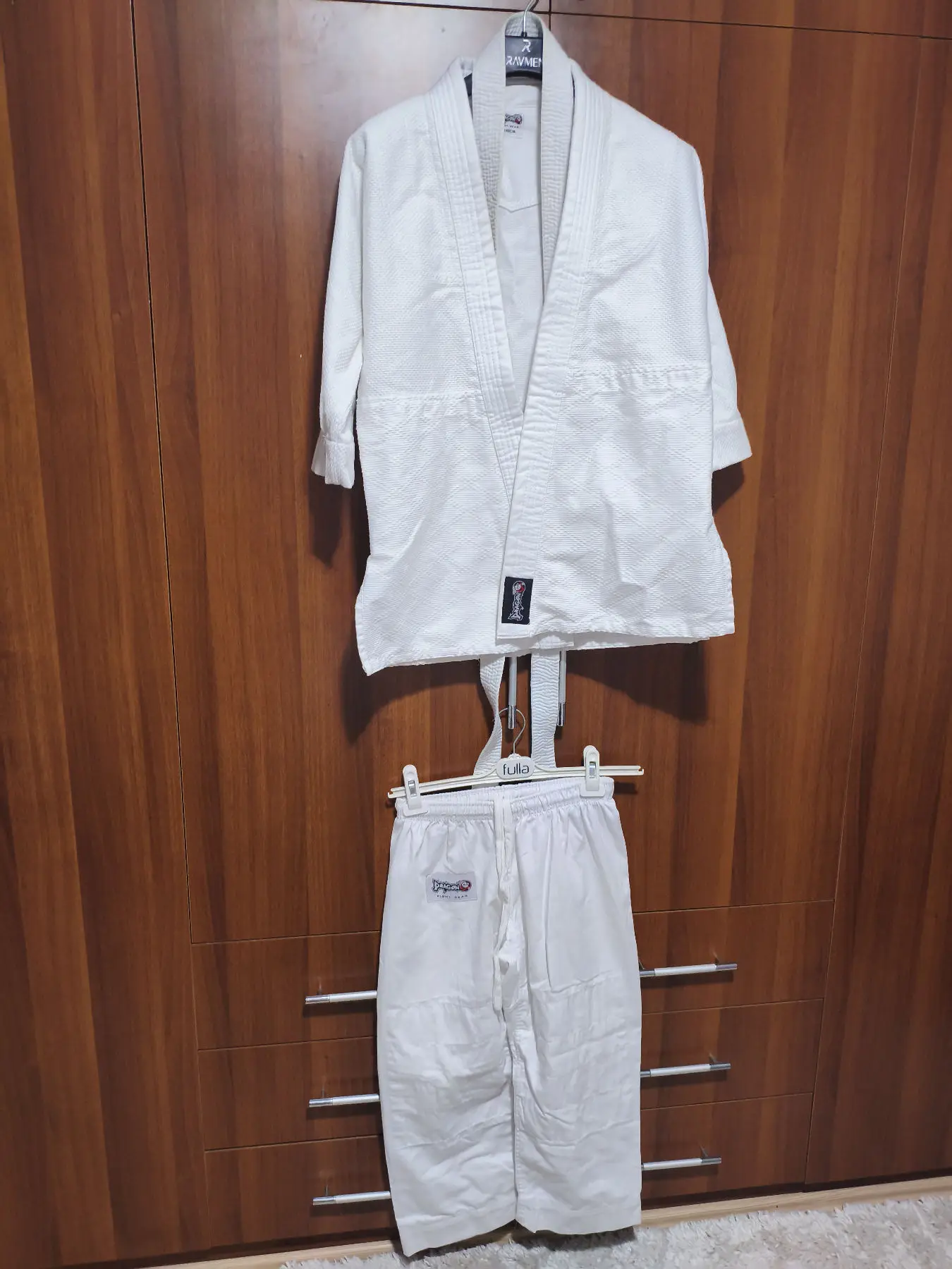 Beyaz judo üniforması