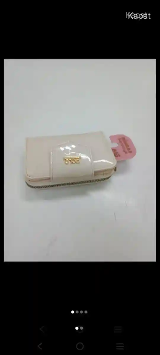 Pembe renkli kadın cüzdanı