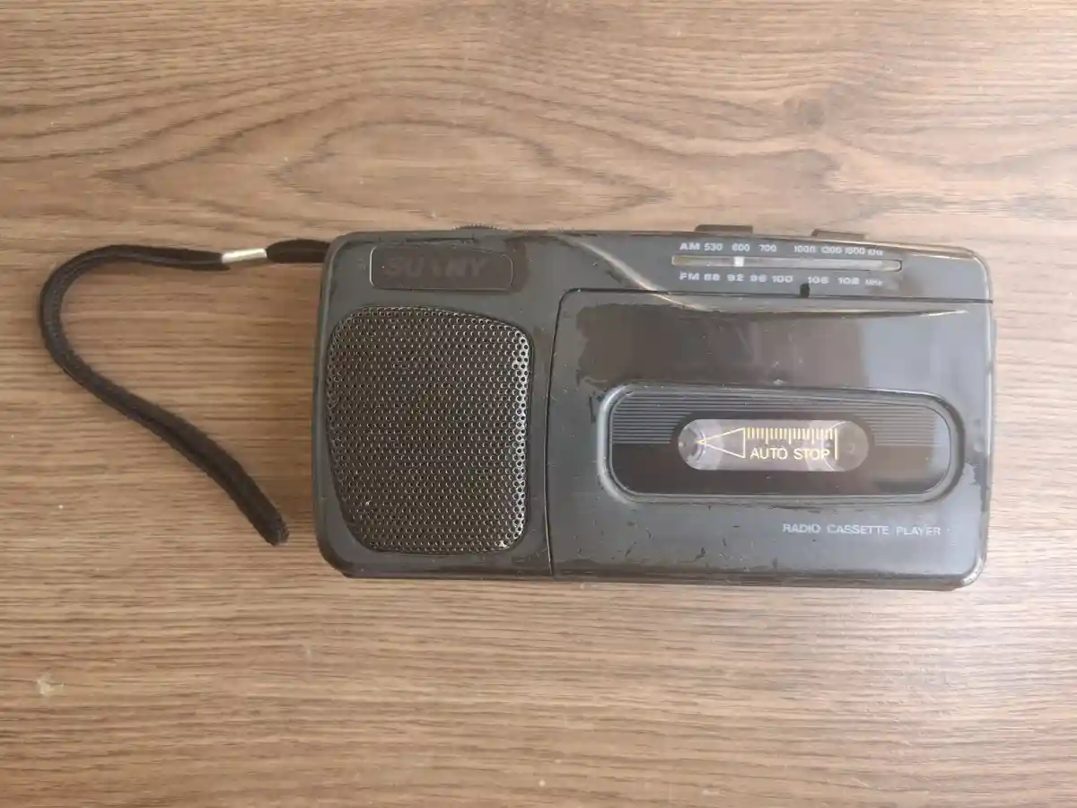 Sunny mini kaset çalar ve fm cep radyo