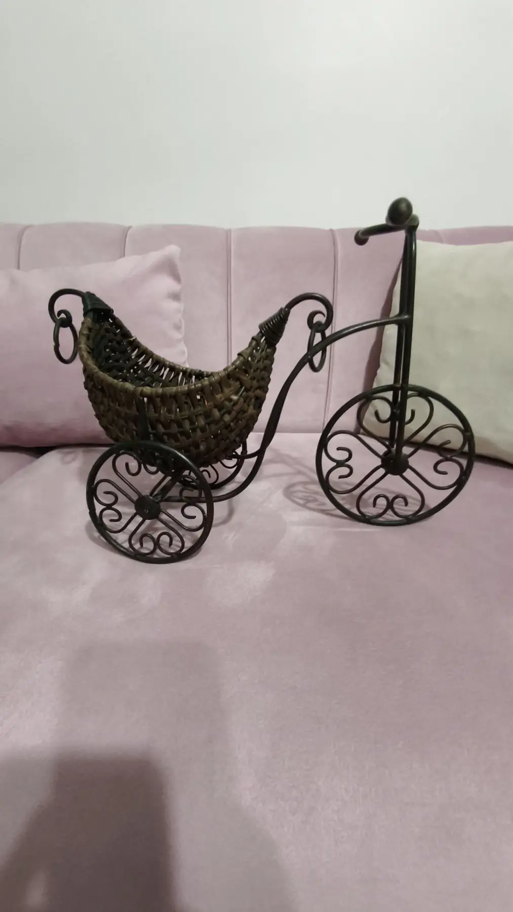 şık metal bisiklet figürü ve sepet