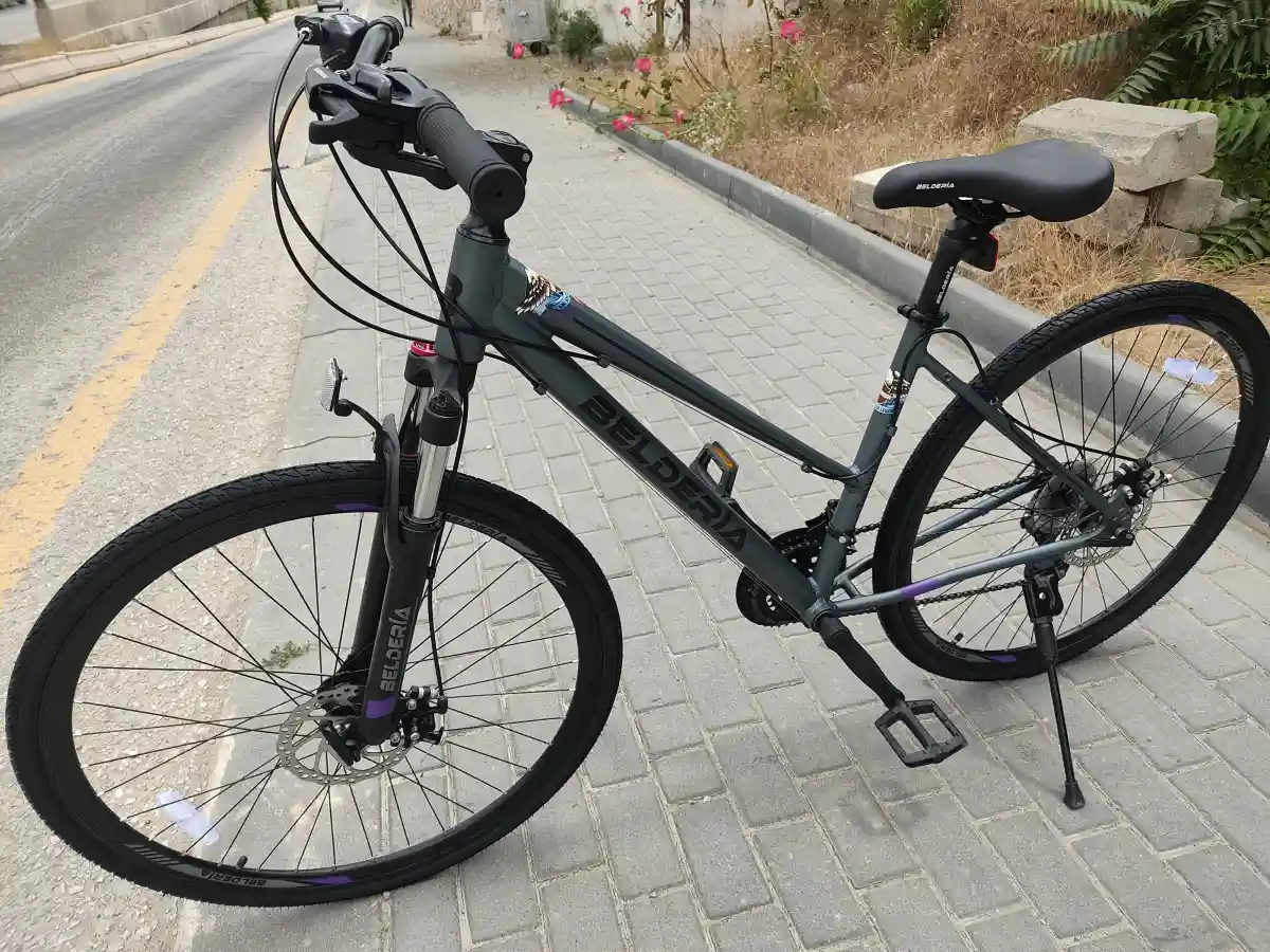 Siyah dağ bisikleti sifir kuruldu 4.veya 5 gün kullnildi 28 jant ön ve arka di̇sk fren ön maşa a
