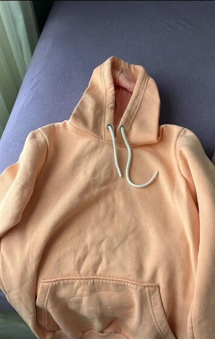 Pembe kapüşonlu sweatshirt