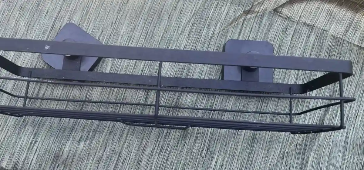 şık metal duvar rafı ilan görseli