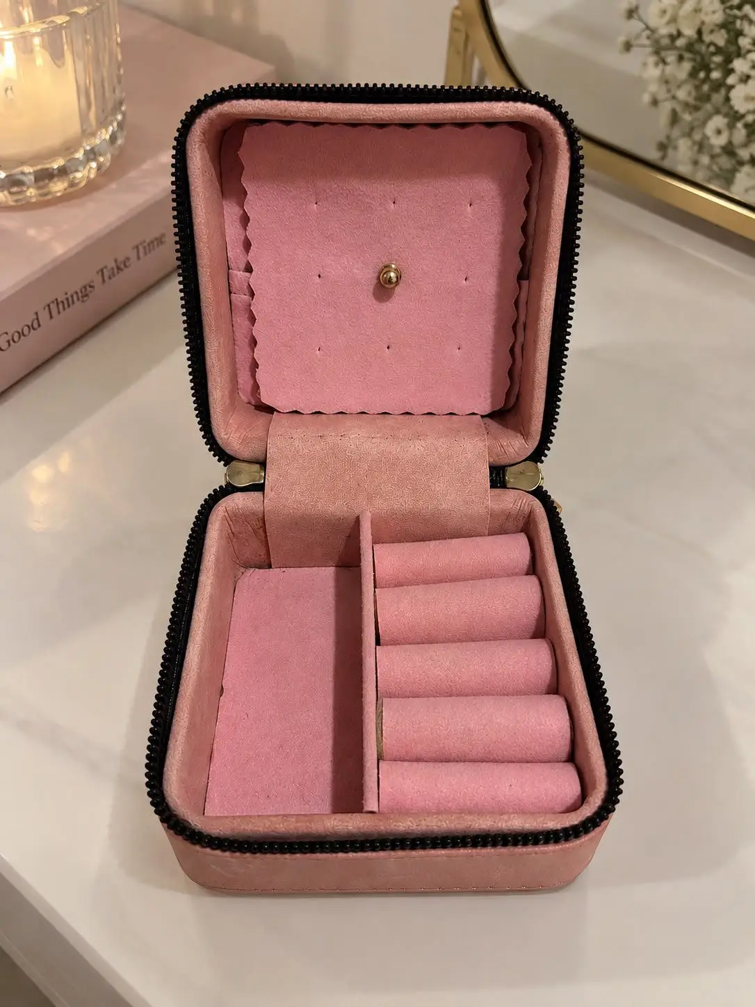 Pembe takı kutusu