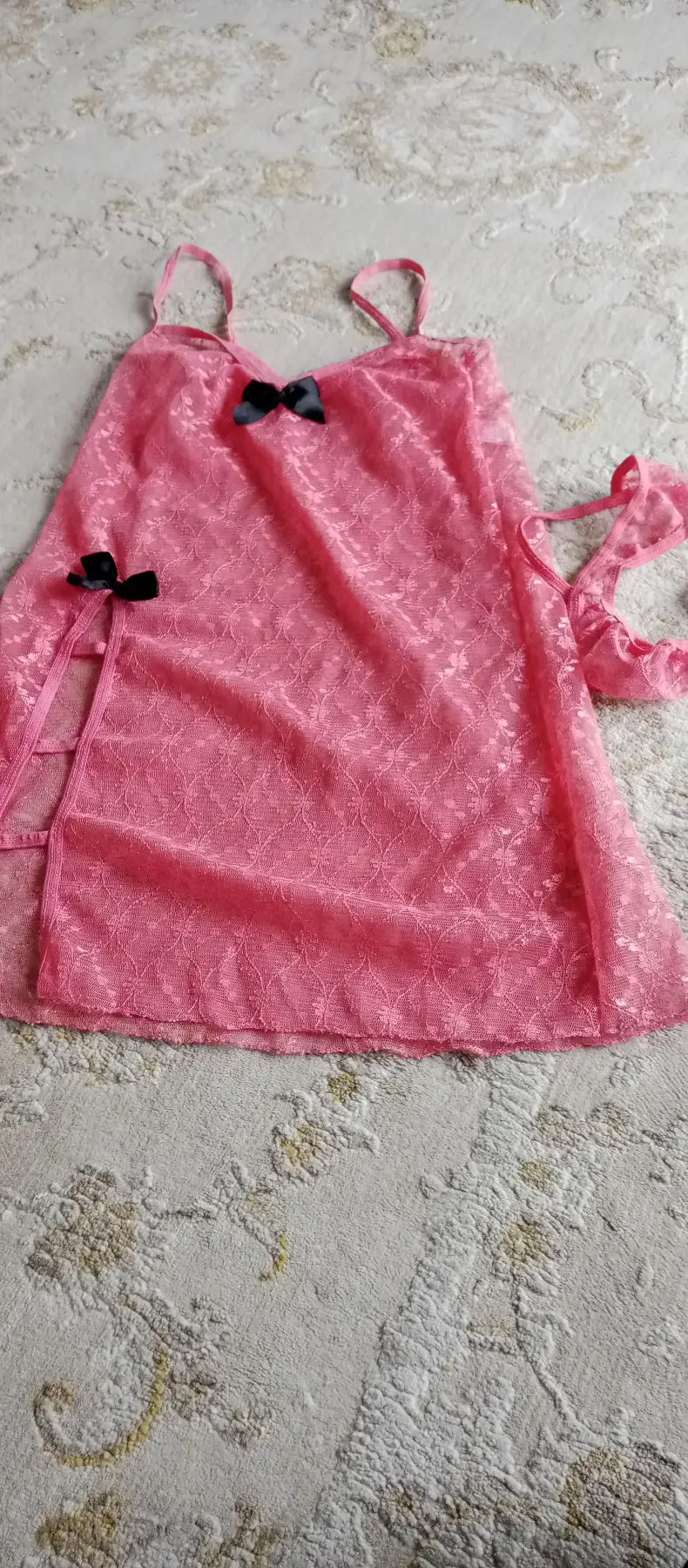 Pembe dantel gecelik