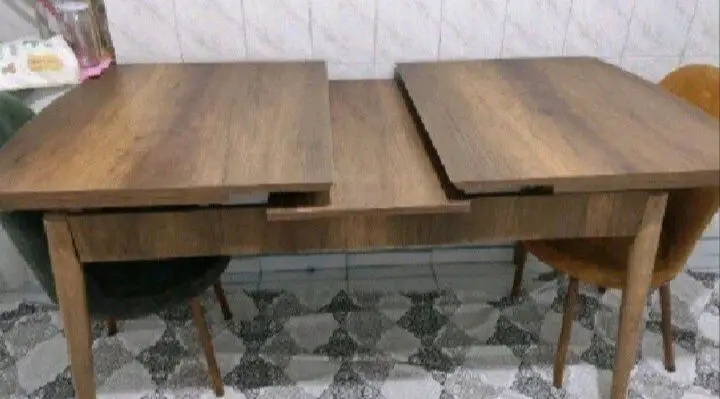 Katlanabilir ahşap masa