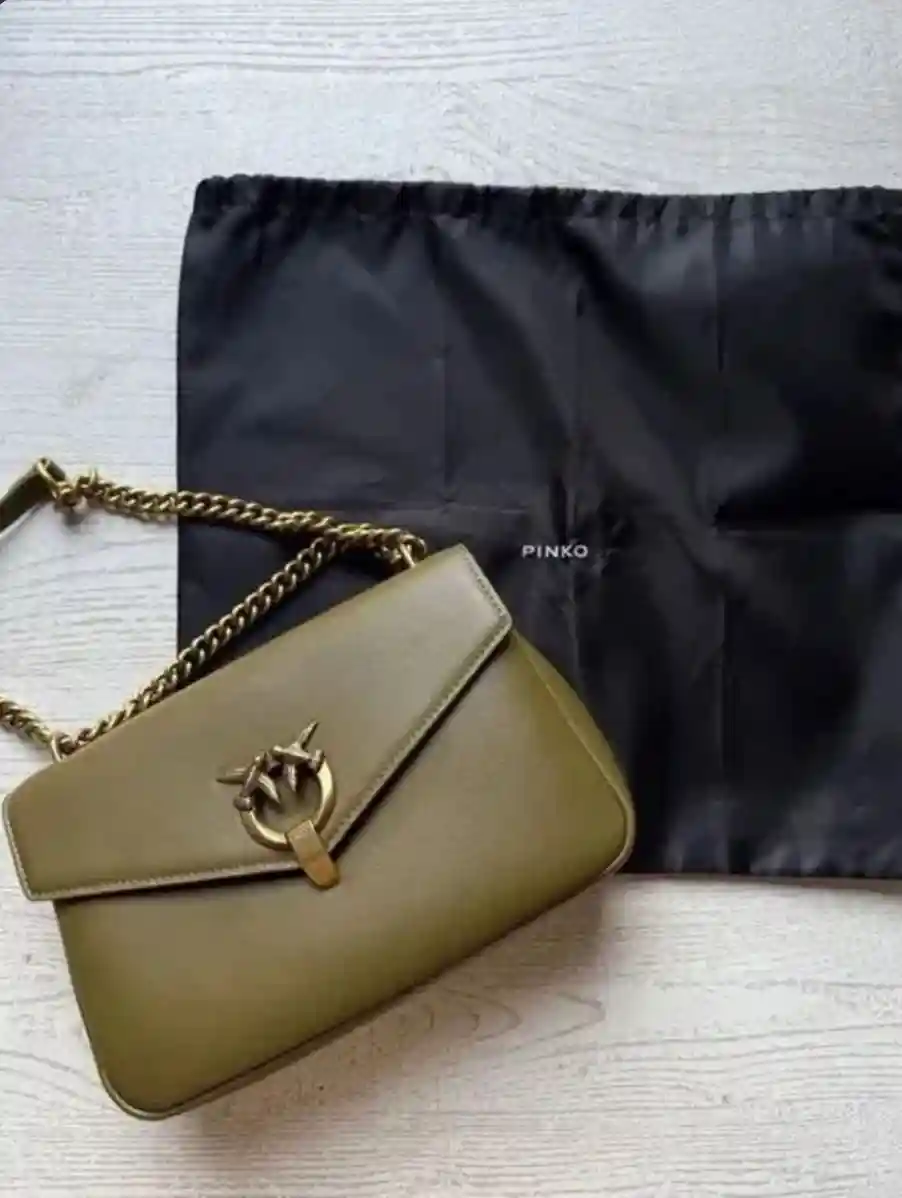 Yeşil renkli moda çantası