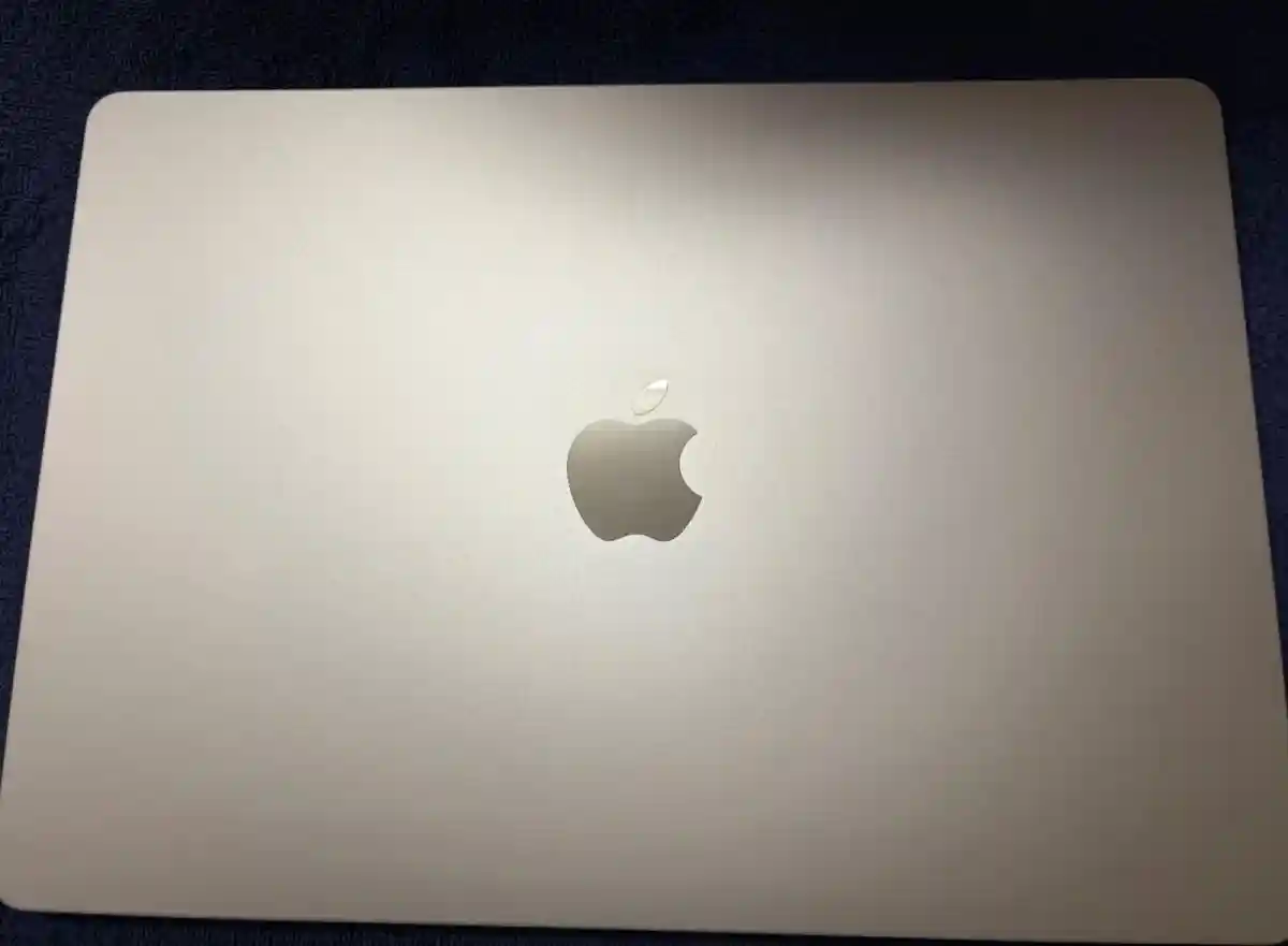Apple macbook dizüstü bilgisayar