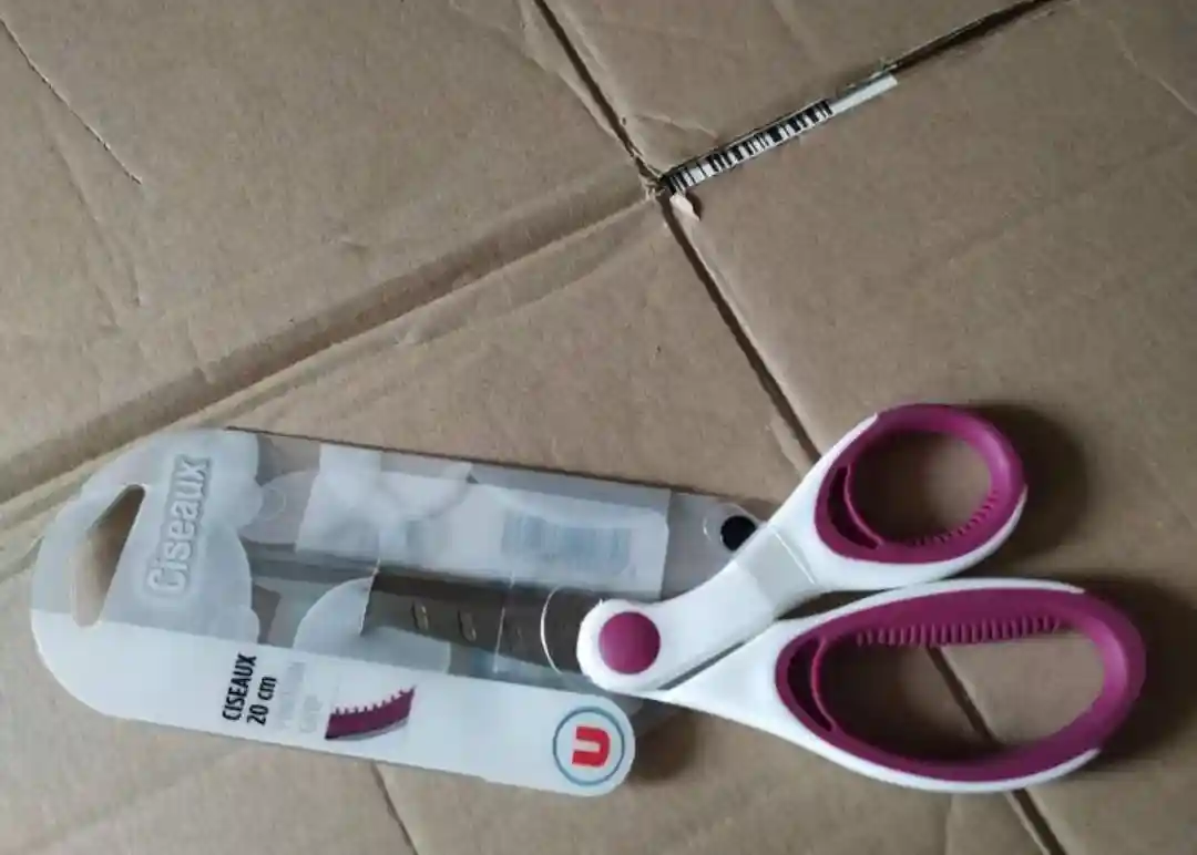 Pembe saplı 20 cm kesim makası