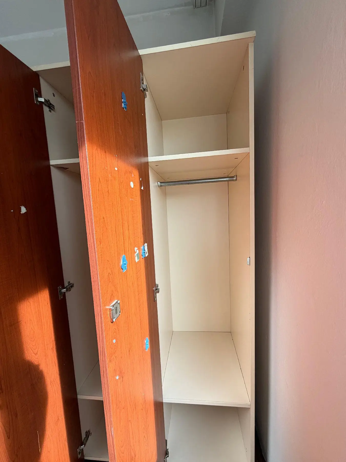 Ahşap kapaklı giyinme dolabı çift kapaklı 2 adet