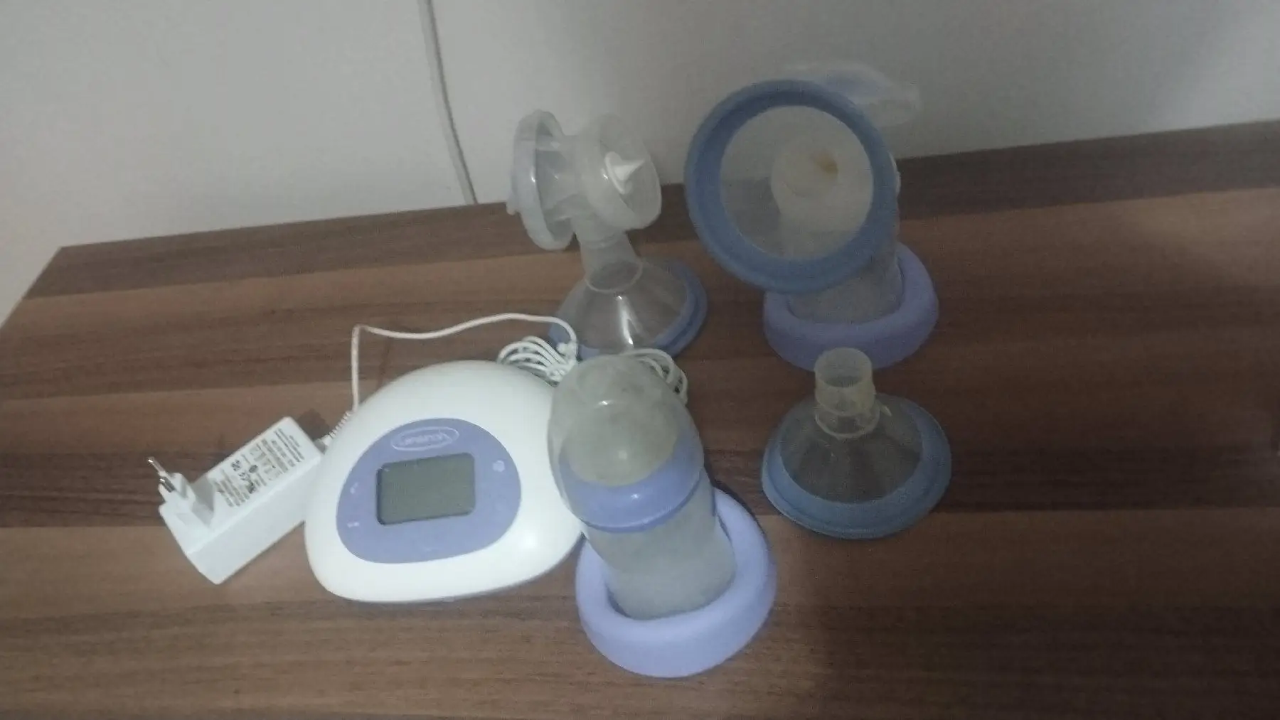 Elektrikli süt pompası ve biberon seti