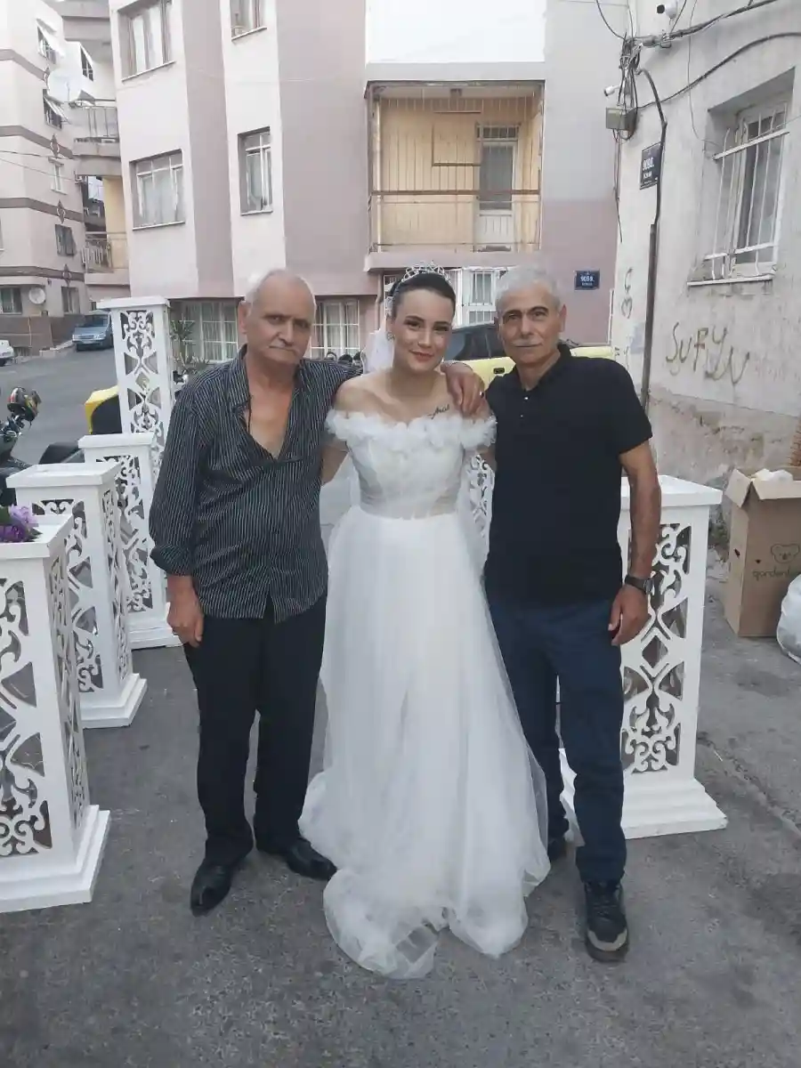 Düğün i̇çin gelinlik ilan görseli