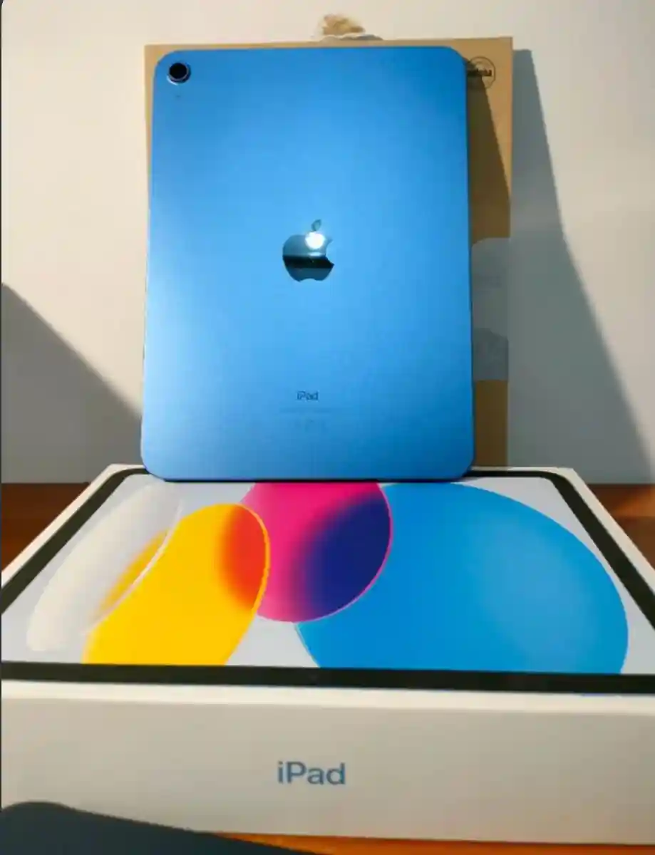 Mavi renkli ipad tablet ilan görseli