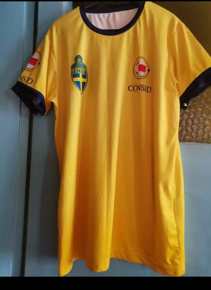 Sarı renkli forma