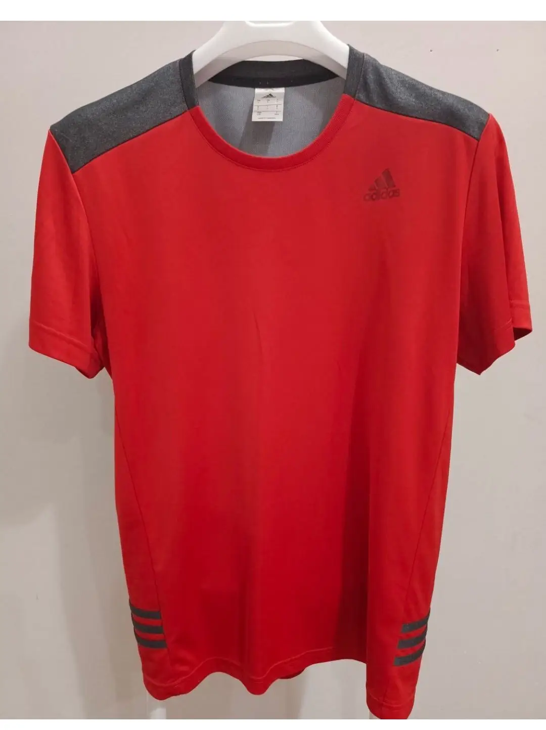 Adidas kırmızı spor tişört l beden