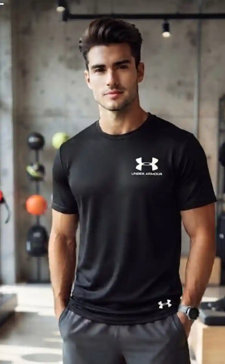 Siyah under armour tişört