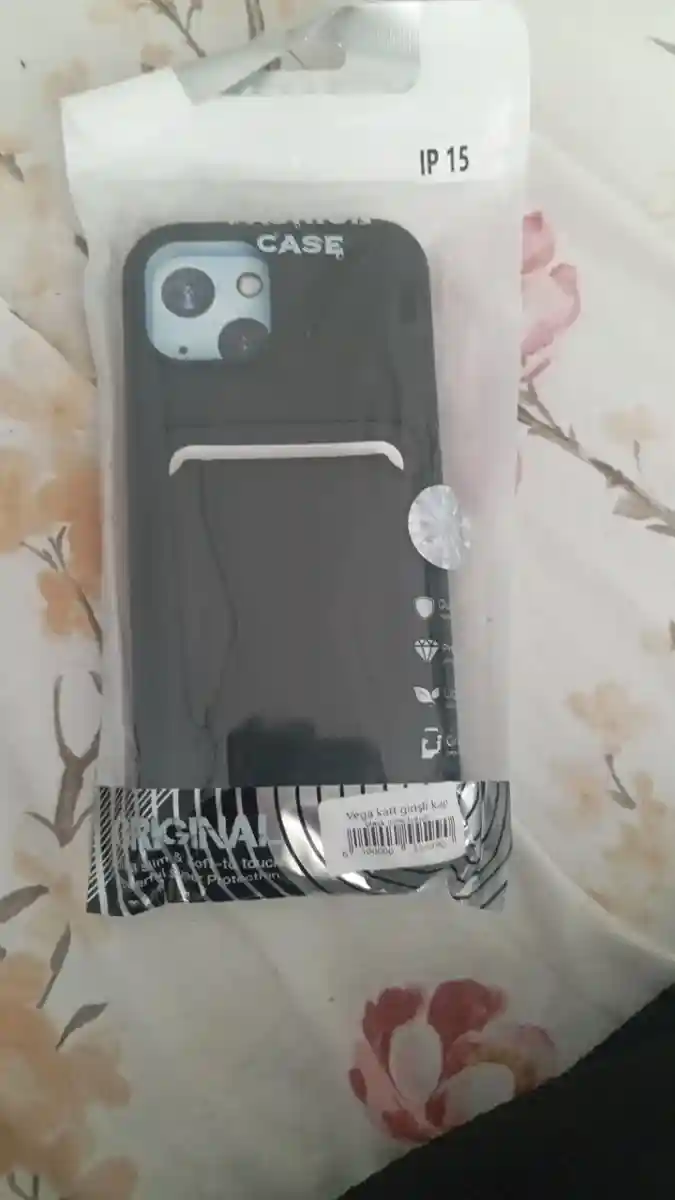 Telefon kılıfı  fiyat 200 başlıyor 400 tl var sora bilirsiniz