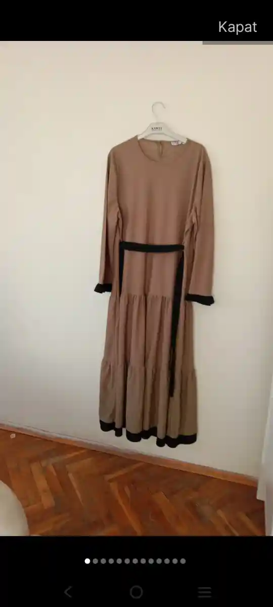 Kahverengi uzun kış elbisesi