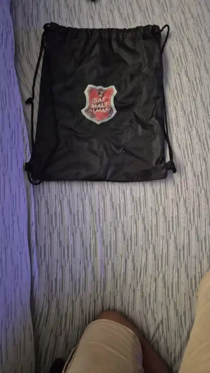 Siyah spor sırt çantası