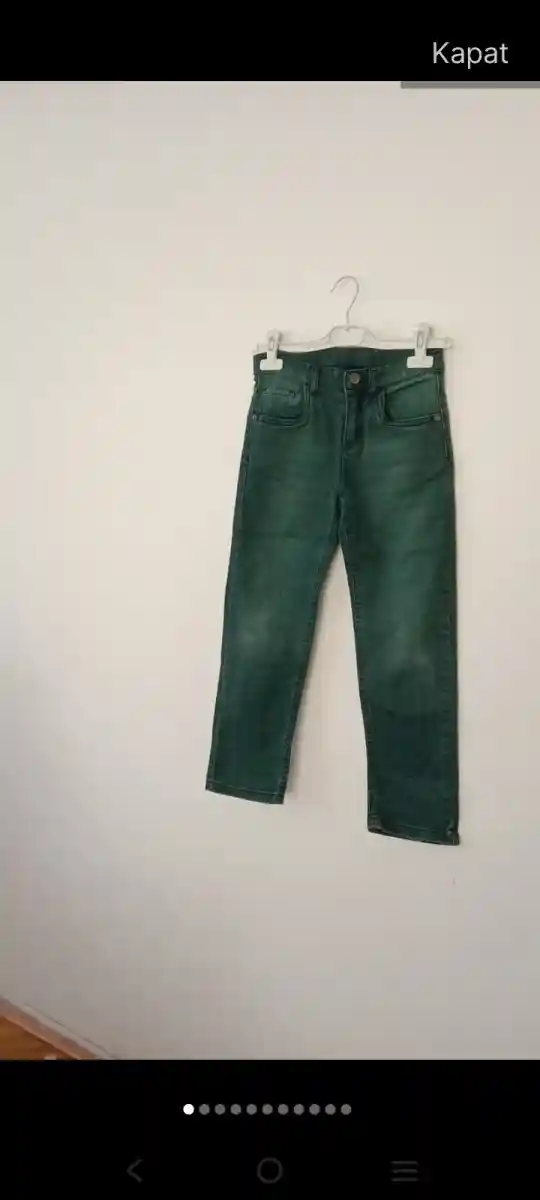 Yeşil renkli pantolon