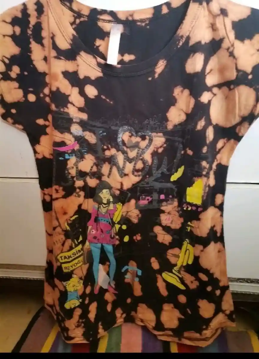 İstanbul yazılı batik desenli tshirt