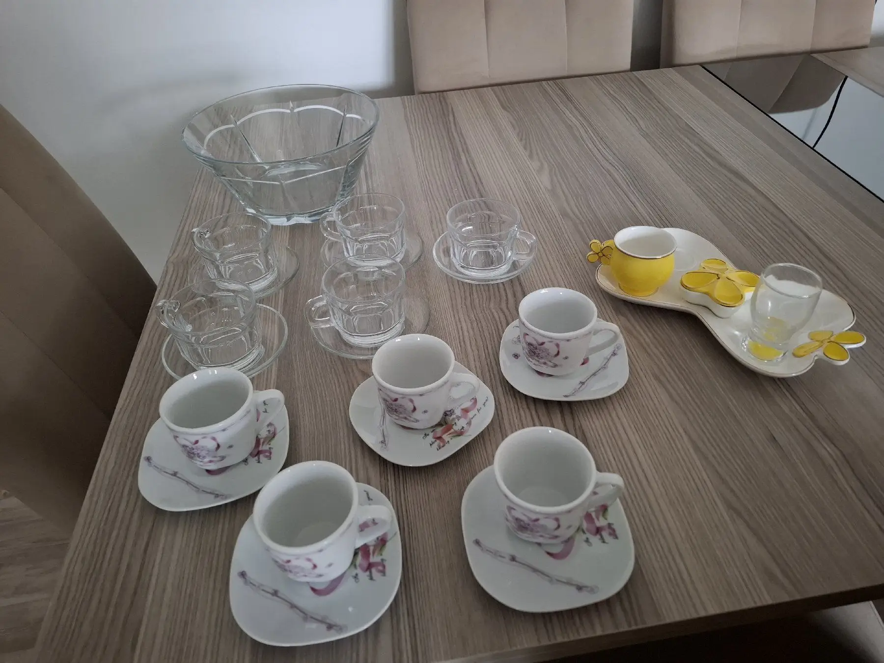 çay seti ve cam kase ilan görseli