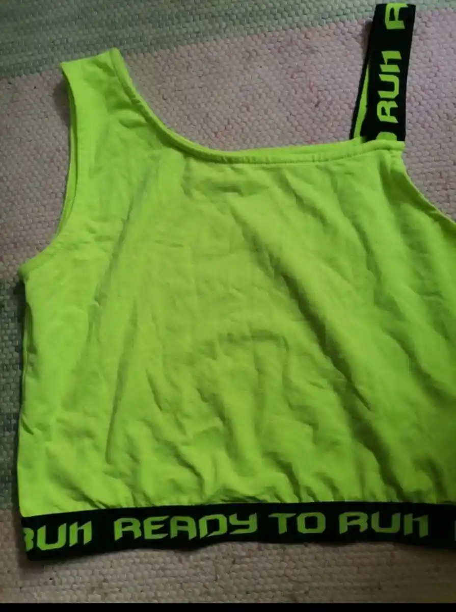 Yeşil renkli spor atlet. 12..13 yaş için. lcwaikiki