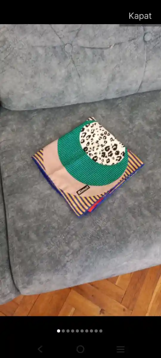 Renkli desenli eşarp modelleri
