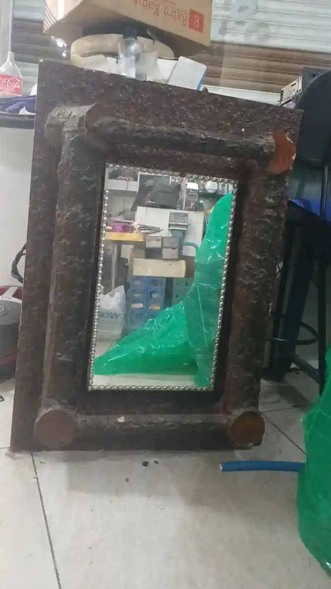Dekoratif çerçeveli ayna