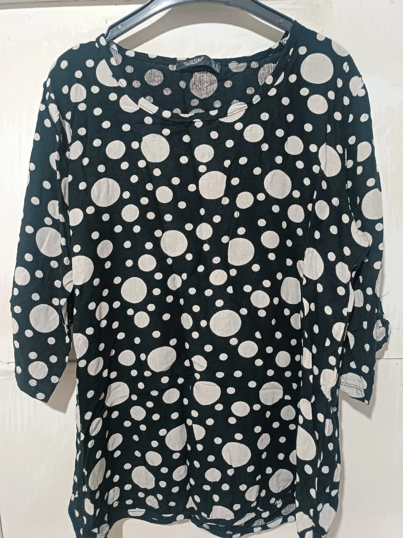 Siyah beyaz dots desenli yazlık bluz