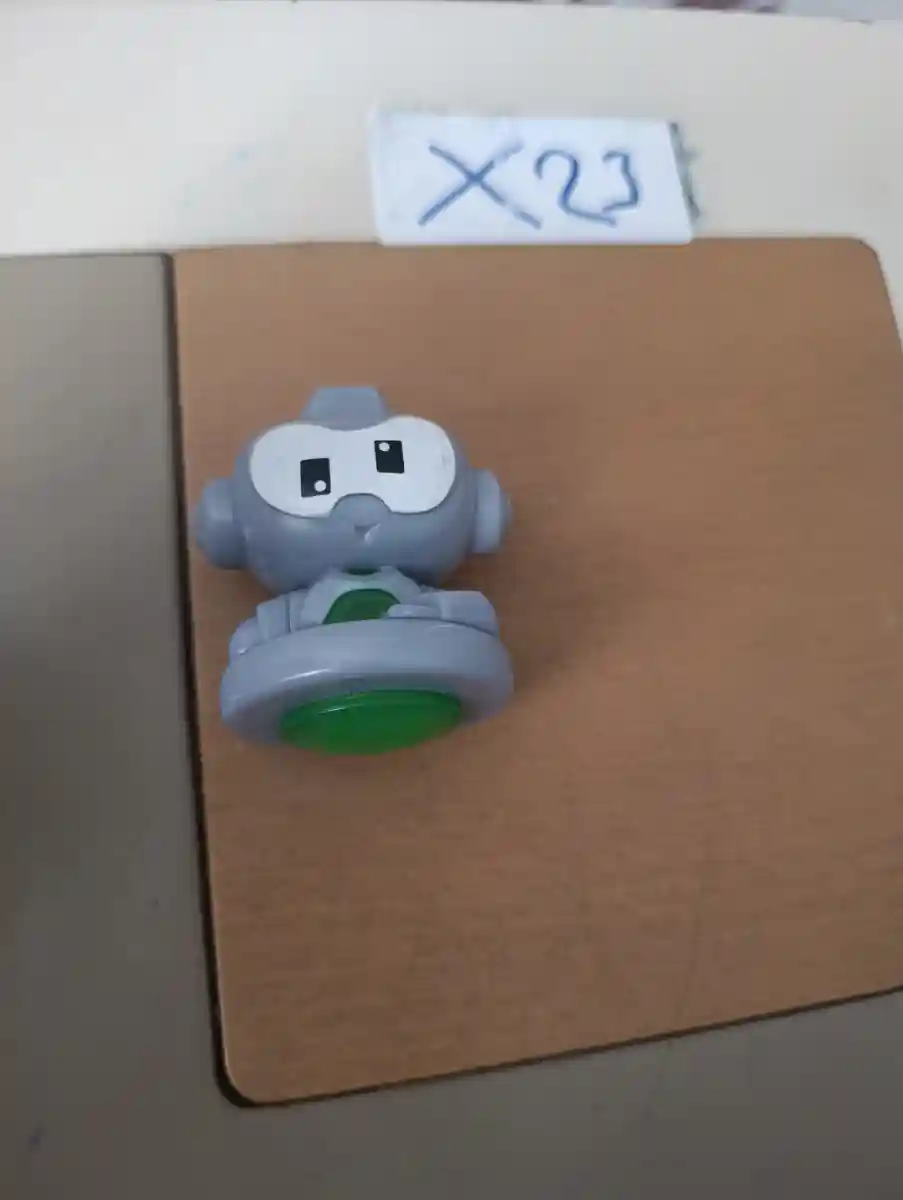 Sevimli robot figürü