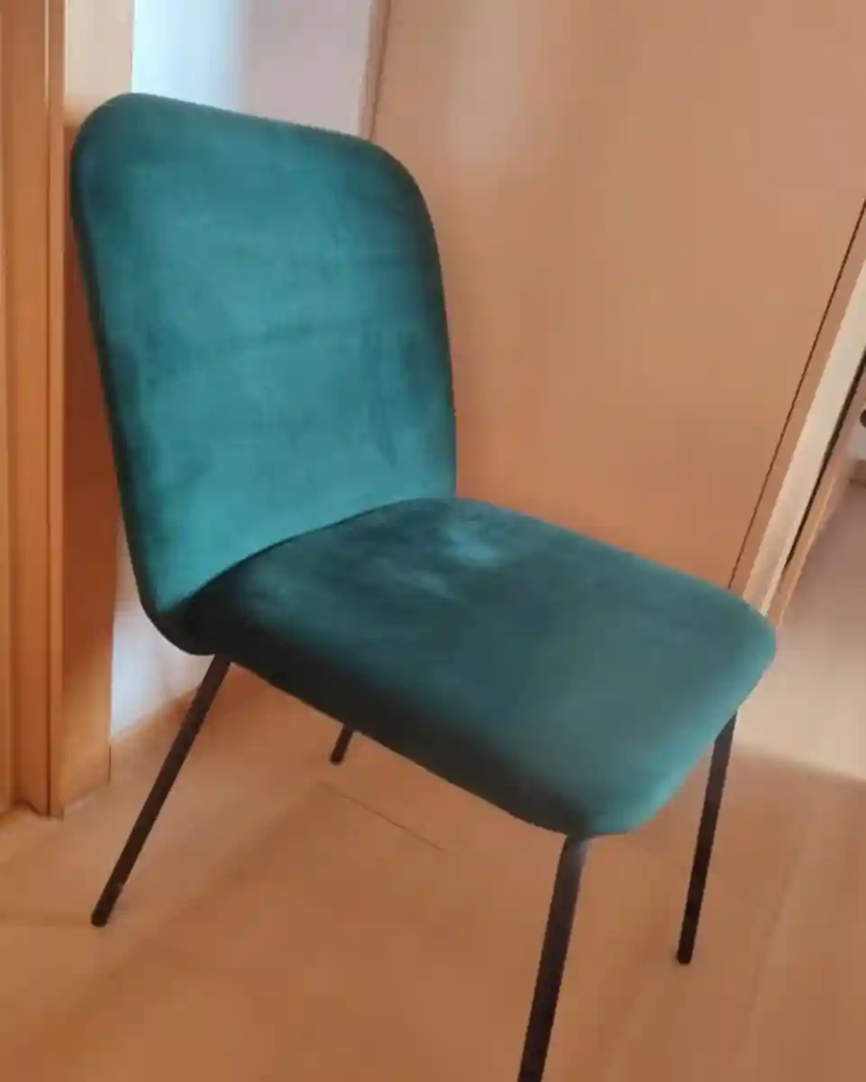 Yeşil kumaş sandalye