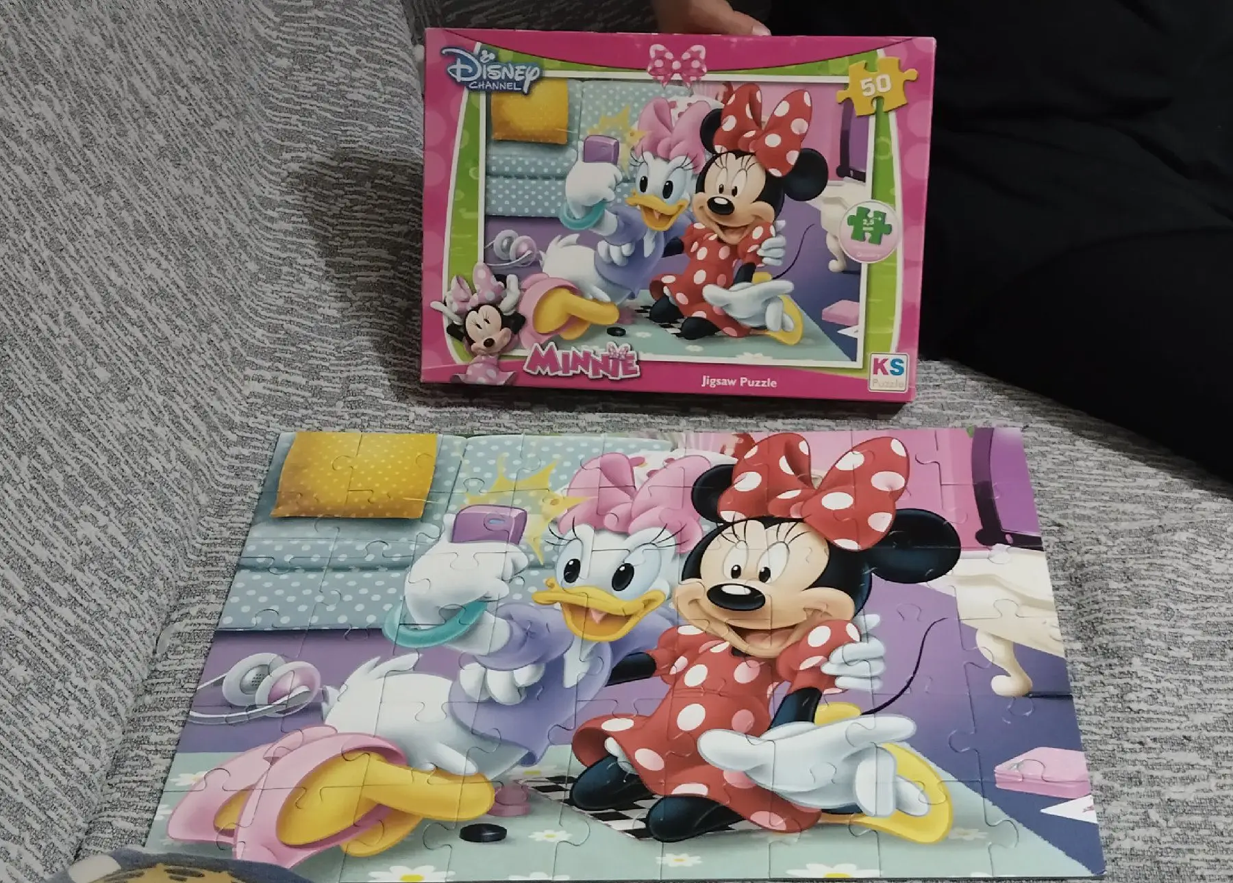 Minnie ve daisy temalı puzzle