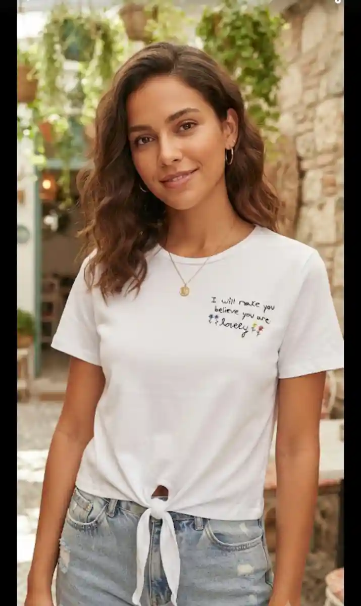 Yazlık beyaz tişört