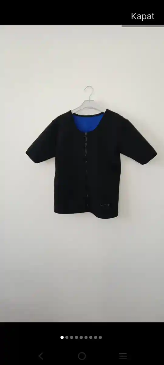Siyah kısa kollu üst