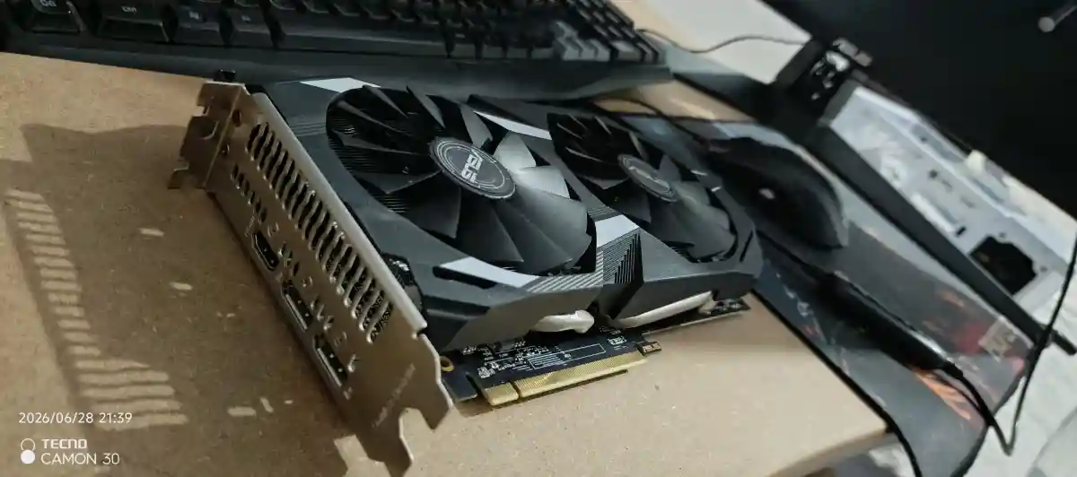 Asus dual rx560 4 gb 128 bit bilgisayar ekran kartı (temiz&sıfır ayar)