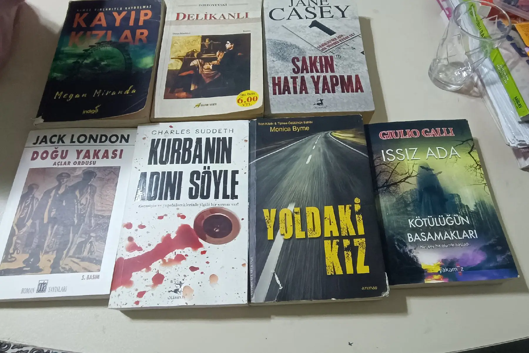 çeşitli romanlar ve kitaplar