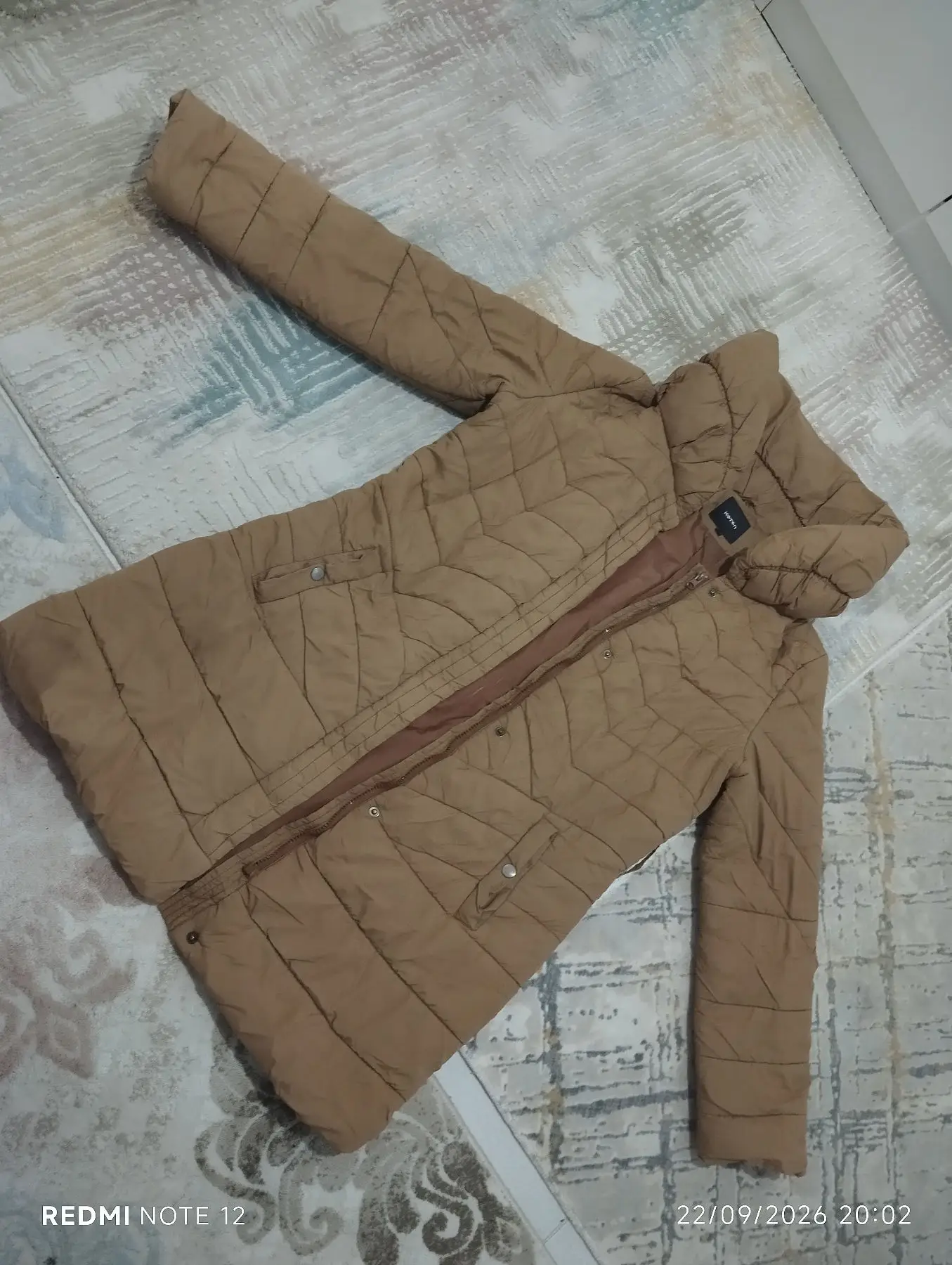 Koton marka xl beden şişme mont fermuari bozuk çıtçıtlari saglam