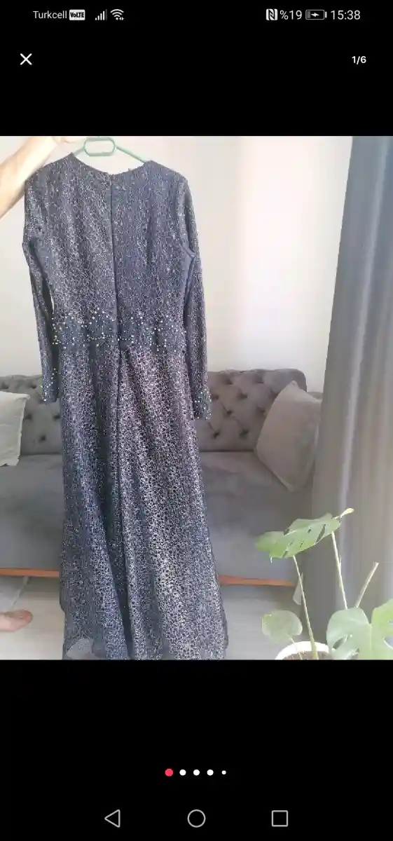 Parlak detaylı uzun elbise