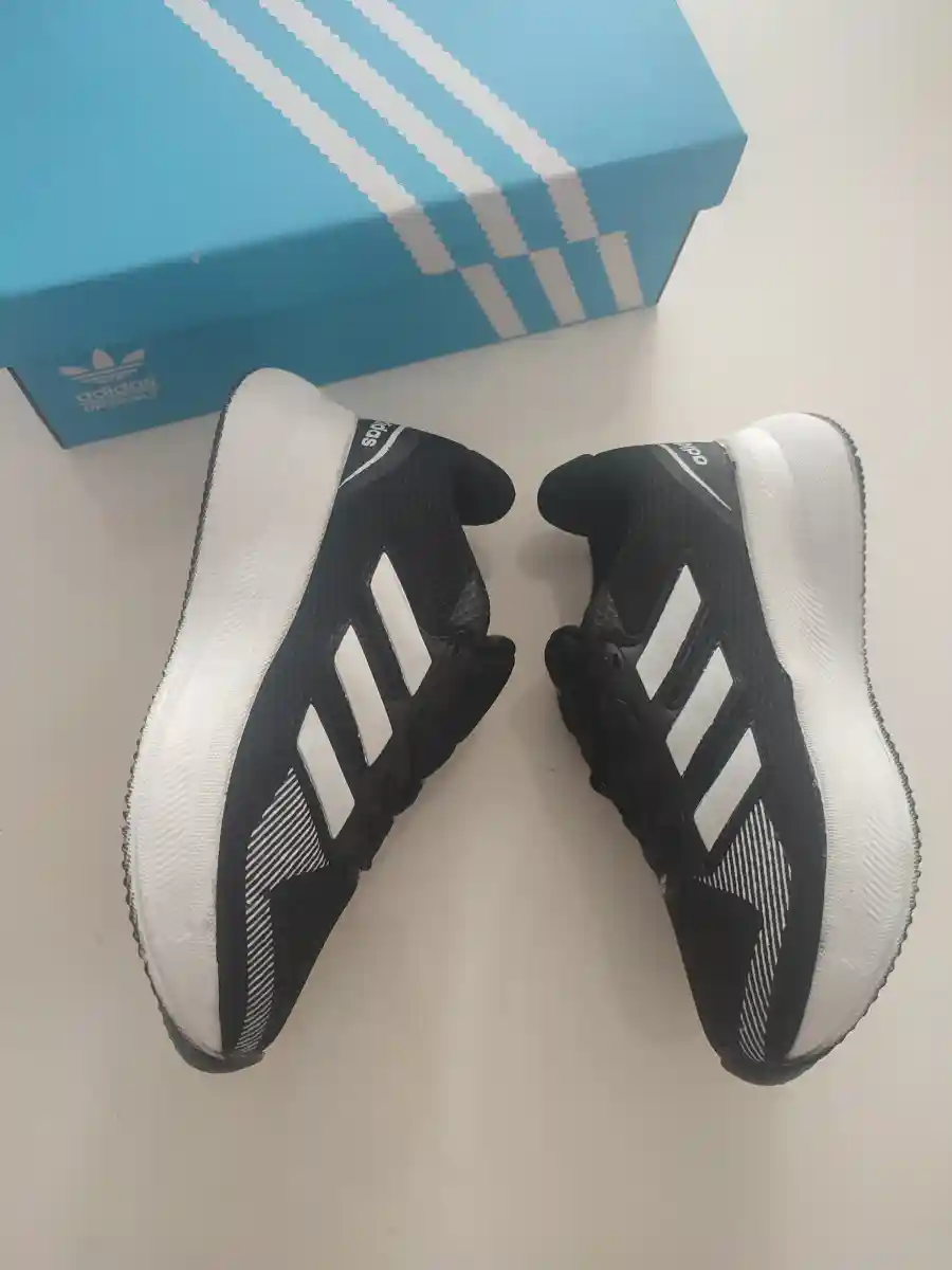 Adidas run ayakkabı 34 numara